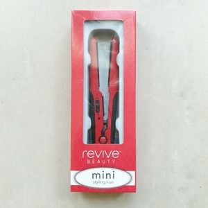 Mini Red Flat Iron